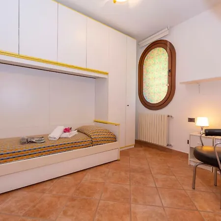 Montecatini Sleeps 4 Wifi Appartement